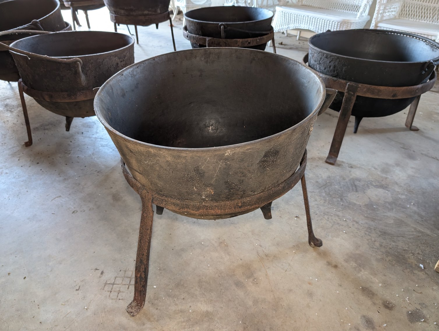 Image for James C. Athey Family Trust & Jo Ann D. Athey Family Trust - Session 3 - Wood Working Tools, Pin Ball Machine, Butchering Items, Kettles, Freezers, Hardware & More!