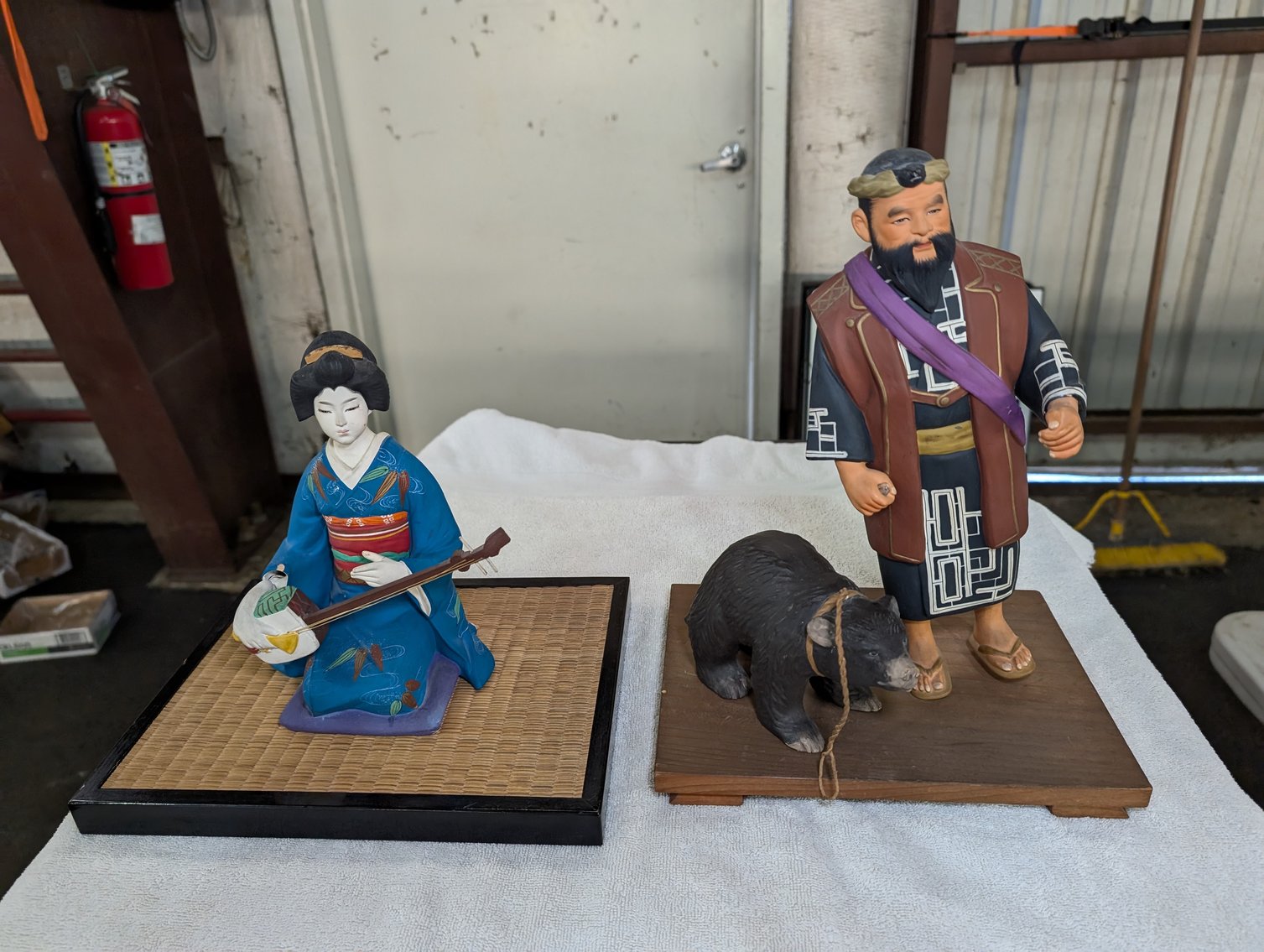 Image for Estate of William C. Whitmore, Lladro Porcelain Figurines, Antique Furniture, Holiday Decorations & More - Virtual Auction