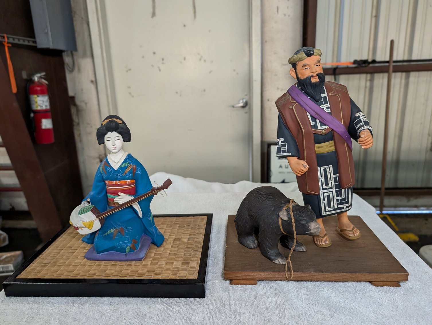 Image for Estate of William C. Whitmore, Lladro Porcelain Figurines, Antique Furniture, Holiday Decorations & More - Virtual Auction