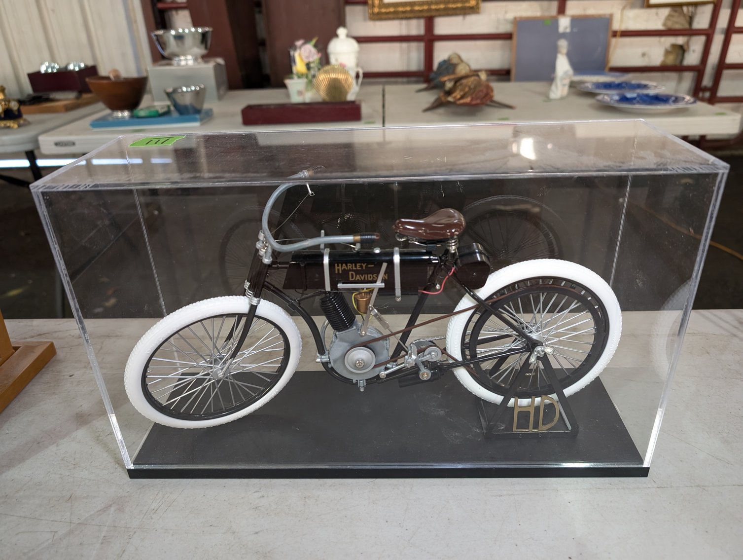 Image for Estate of William C. Whitmore, Lladro Porcelain Figurines, Antique Furniture, Holiday Decorations & More - Virtual Auction
