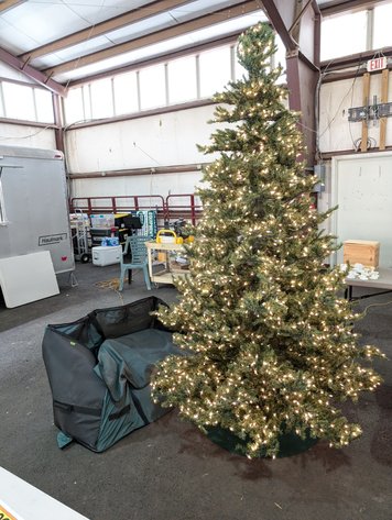 Image for Estate of William C. Whitmore, Lladro Porcelain Figurines, Antique Furniture, Holiday Decorations & More - Virtual Auction