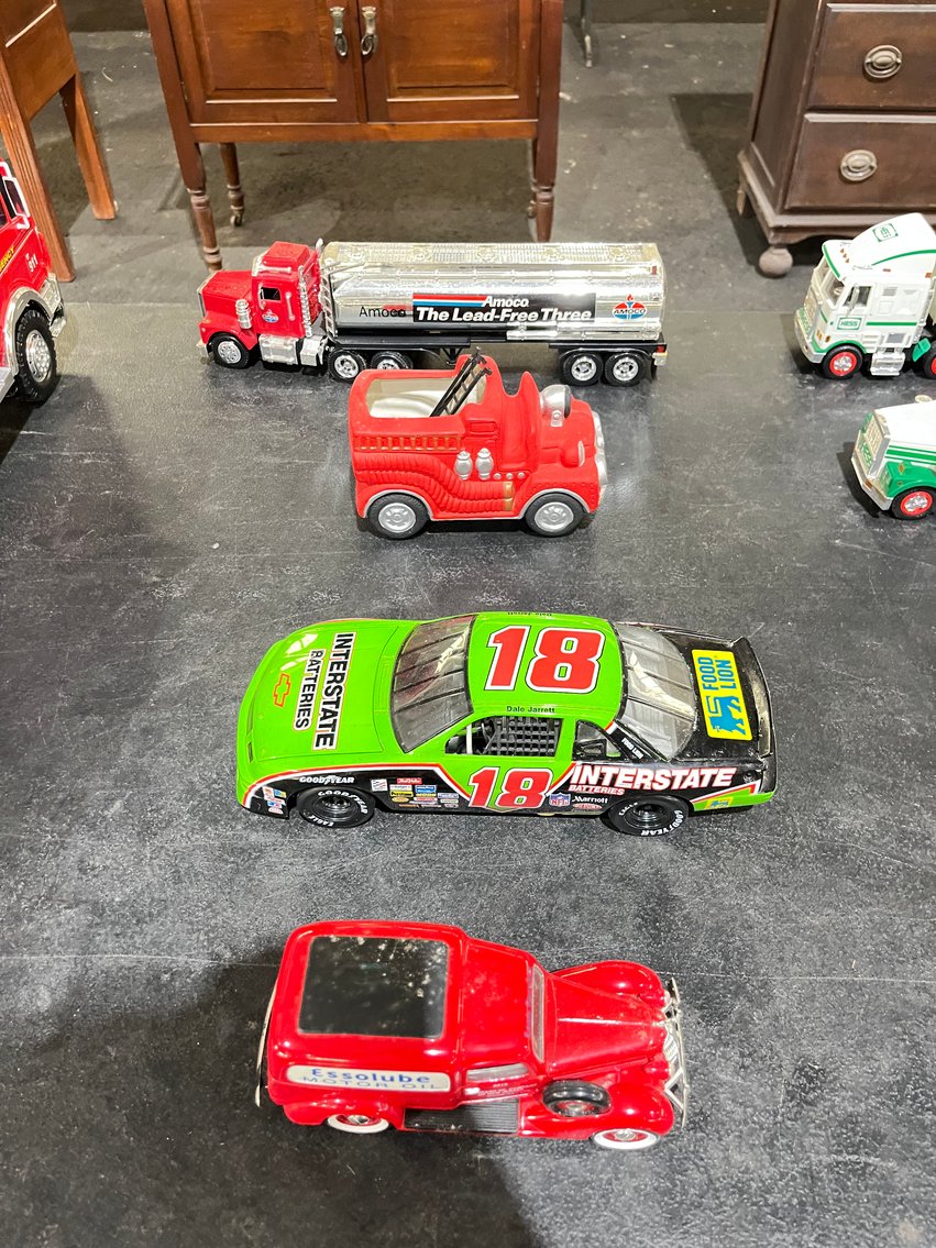 Image for Antique Furniture, Collectibles, Household Items & More! - Virtual Auction - No In-Person Bidding