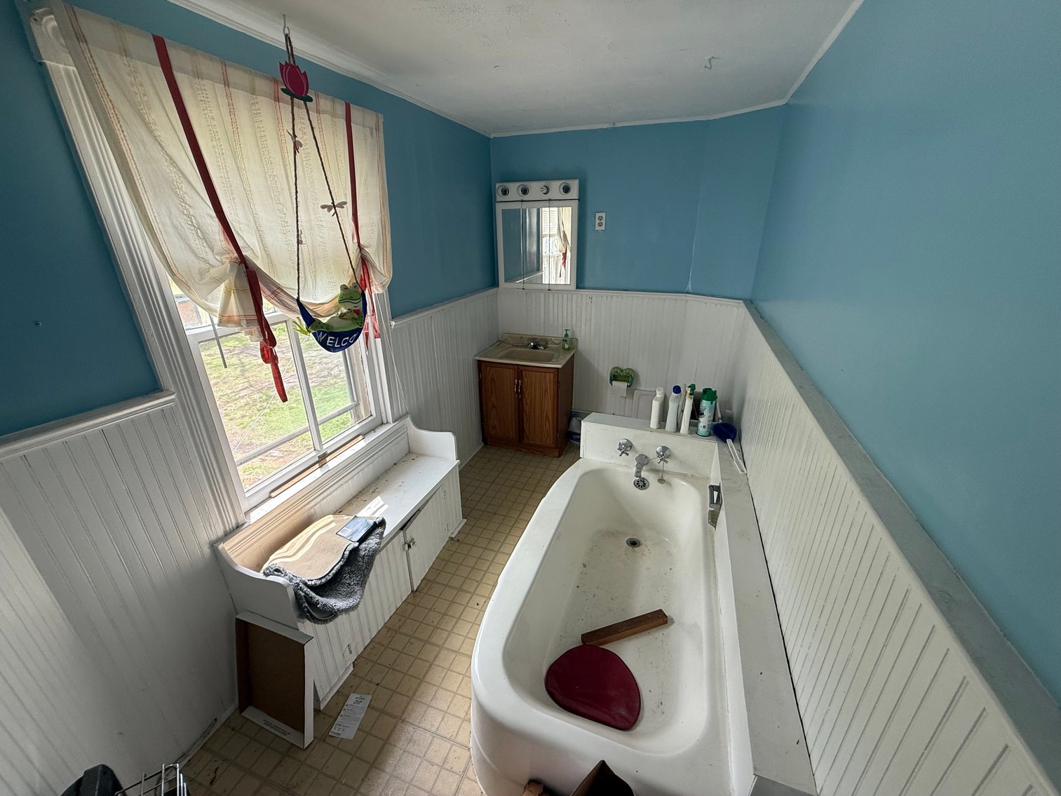 Image for 3 BR/2 BA Home on .47 +/- Acre North King St. Lot in Historic Downtown Leesburg, VA--SELLING to the HIGHEST BIDDER!!