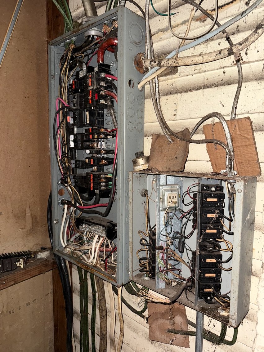 Image for 3 BR/2 BA Home on .47 +/- Acre North King St. Lot in Historic Downtown Leesburg, VA--SELLING to the HIGHEST BIDDER!!