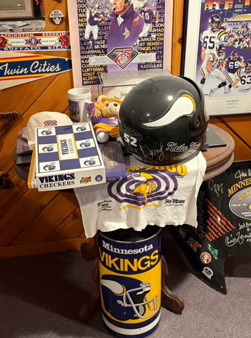 Twins & Sports Memorabilia, Garden Décor & Holiday Décor
