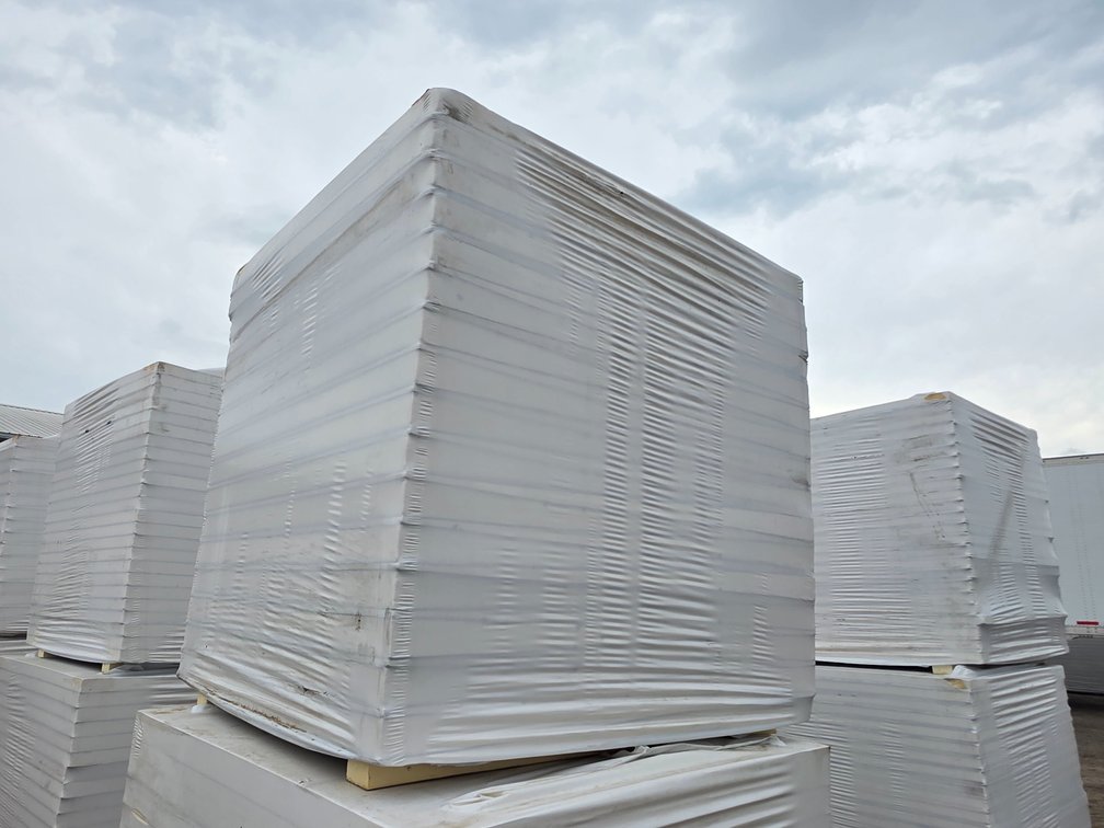 GAF EnergyGuard Polyiso Insulation: 4'x4' and 4'x8'