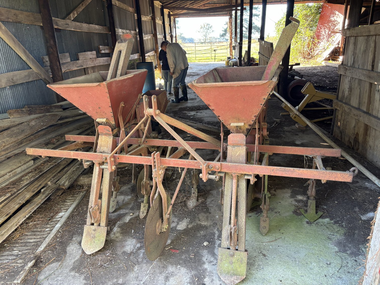 Image for LIVE ONSITE ABSOLUTE FARM EQUIPMENT AUCTION!