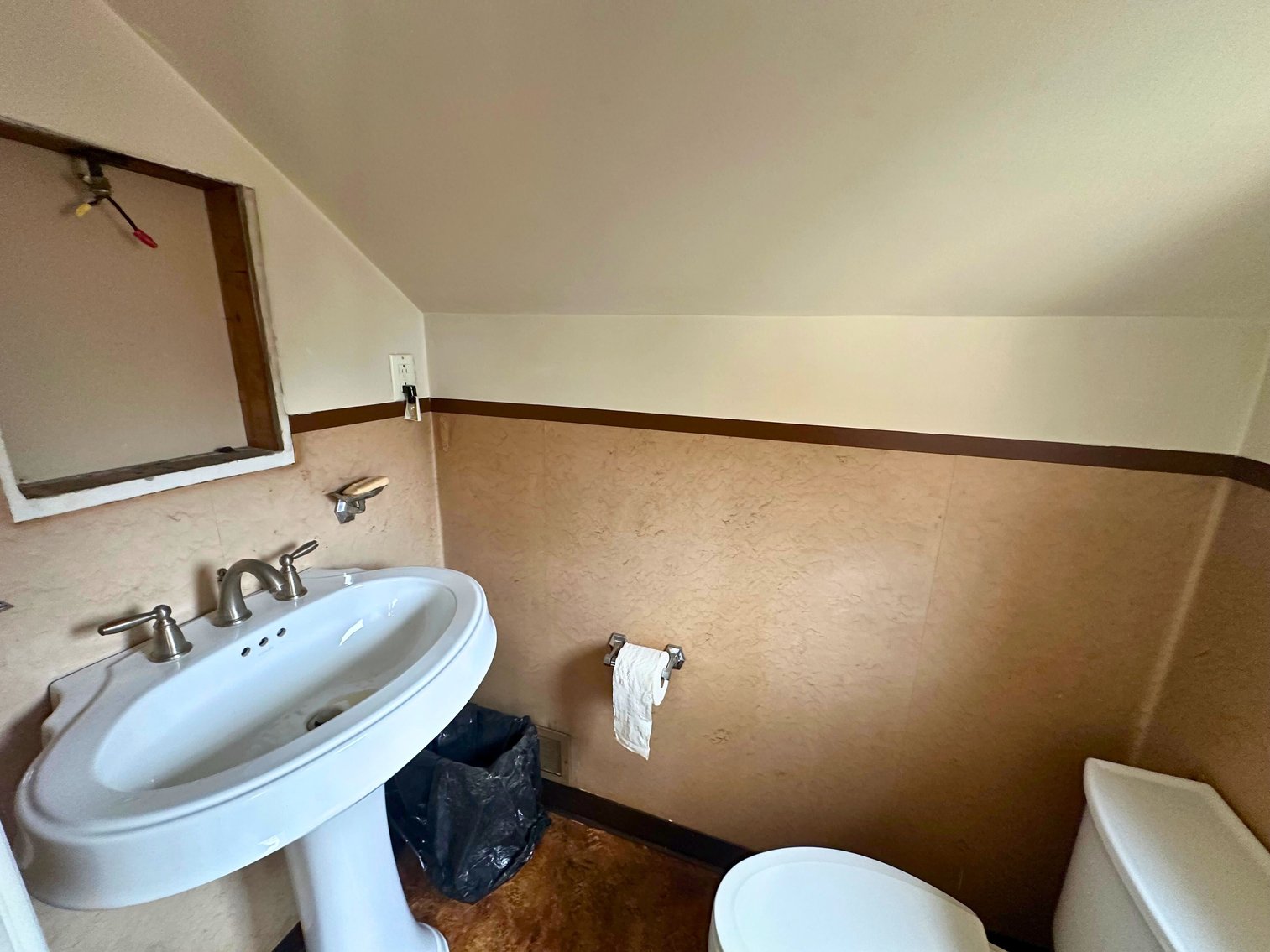 Image for Minimum Bid $100,000 2138 Sherwood Ave. Toledo, OH 43614