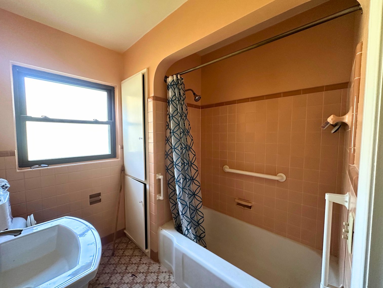 Image for Minimum Bid $100,000 2138 Sherwood Ave. Toledo, OH 43614