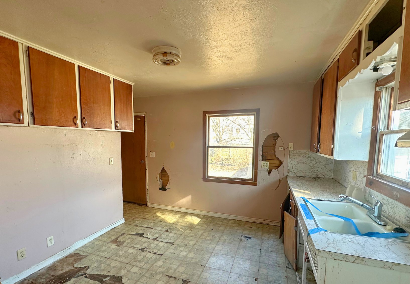 Image for Minimum Bid $80,000 1539 Holloway Rd. Holland, OH 43528