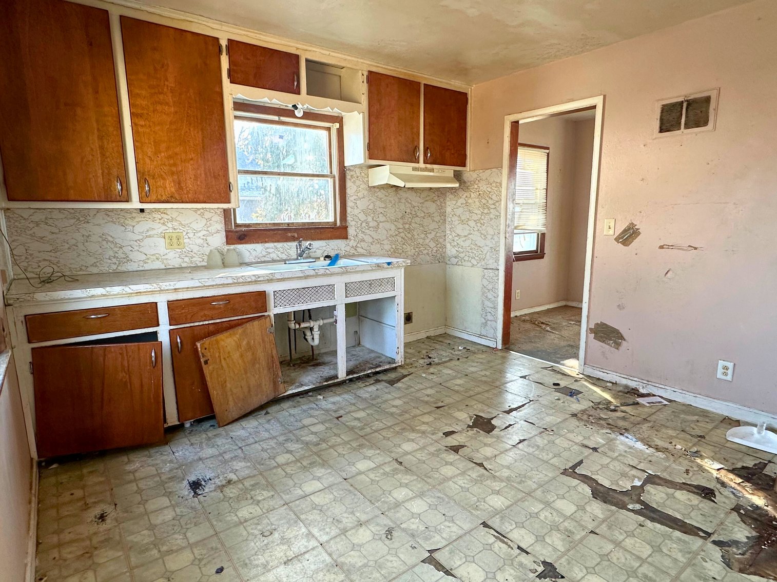 Image for Minimum Bid $80,000 1539 Holloway Rd. Holland, OH 43528