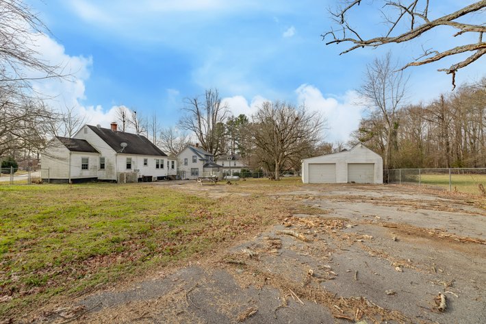 Image for 2 BR/2 BA Home w/Walk-Out Basement & 2 Bay Shop/Garage in Downtown Victoria, VA--SELLING to the HIGHEST BIDDER via ONLINE ONLY BIDDING!!