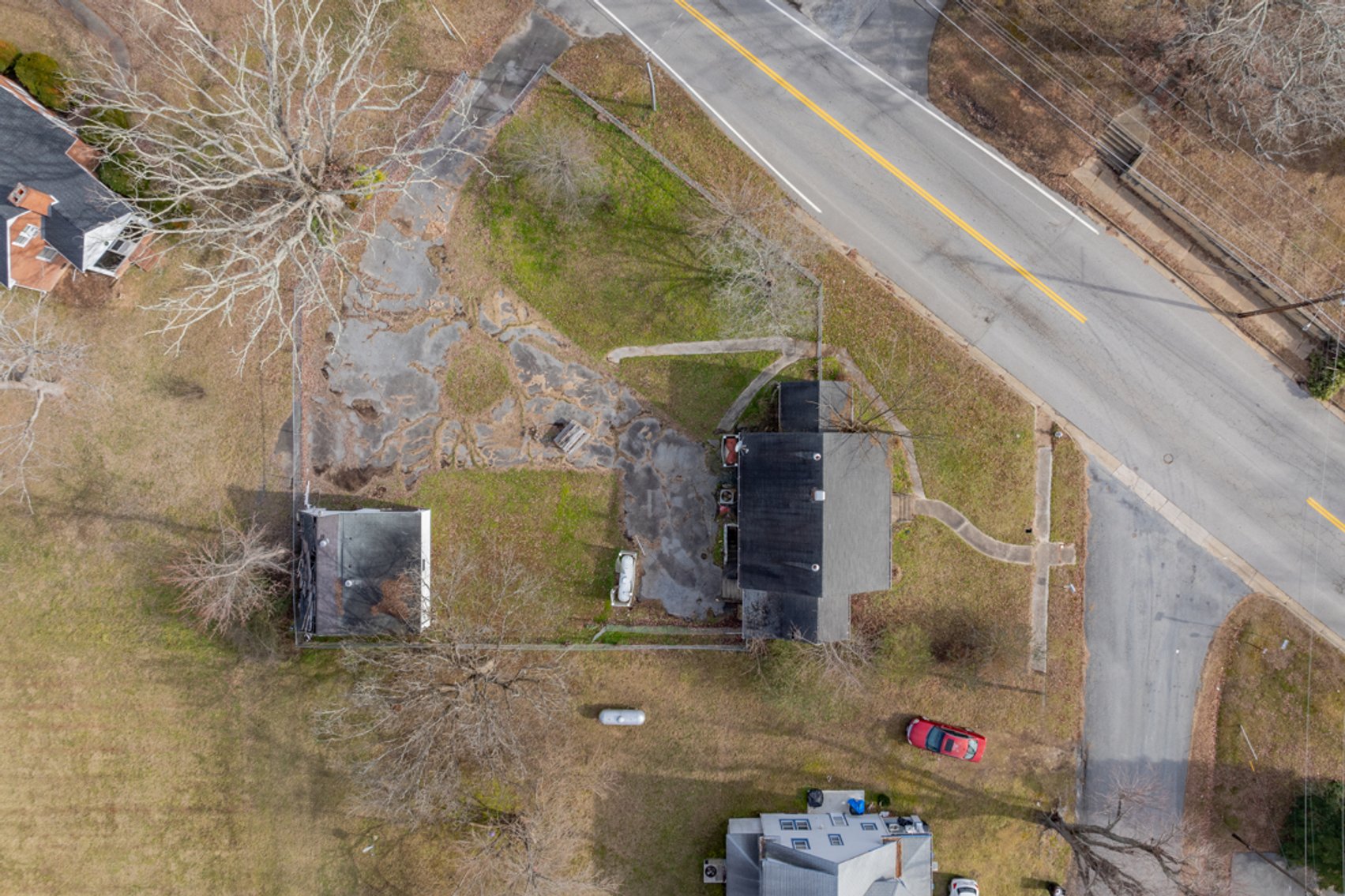 Image for 2 BR/2 BA Home w/Walk-Out Basement & 2 Bay Shop/Garage in Downtown Victoria, VA--SELLING to the HIGHEST BIDDER via ONLINE ONLY BIDDING!!