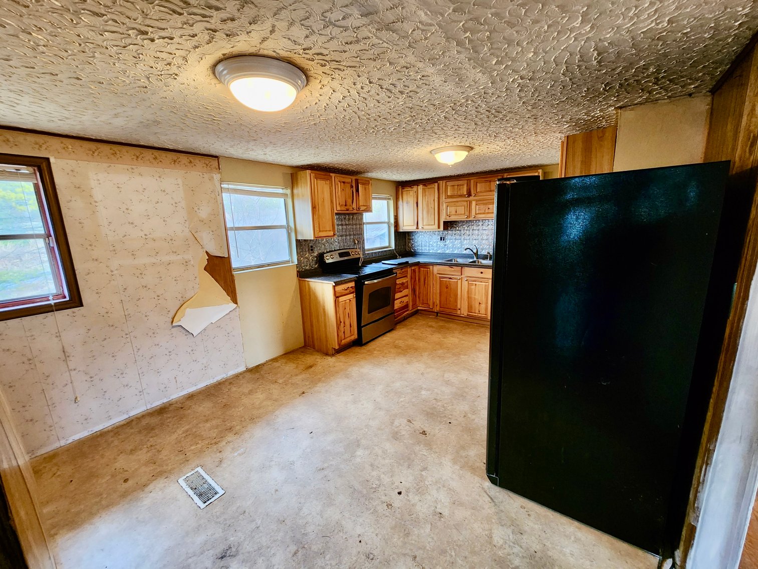 Image for 3 BR/1.5 BA Home w/Basement on .50 +/- Acres in Bland, VA--SELLING to the HIGHEST BIDDER via ONLINE ONLY BIDDING!!