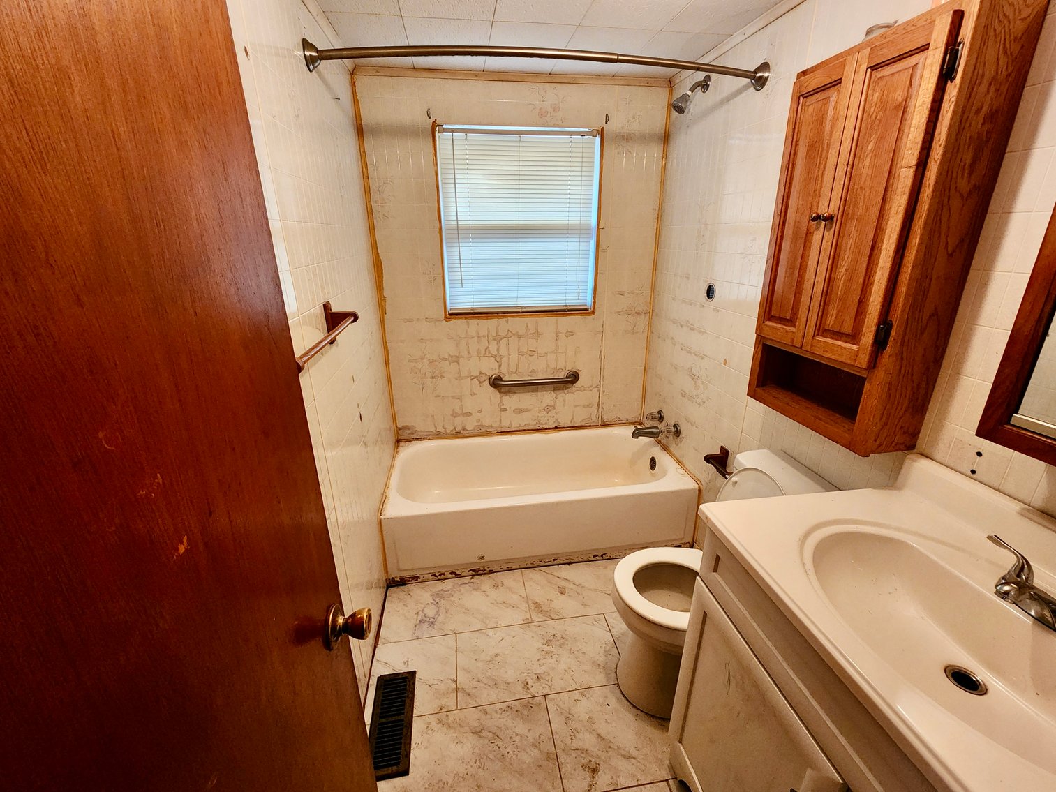 Image for 3 BR/1.5 BA Home w/Basement on .50 +/- Acres in Bland, VA--SELLING to the HIGHEST BIDDER via ONLINE ONLY BIDDING!!