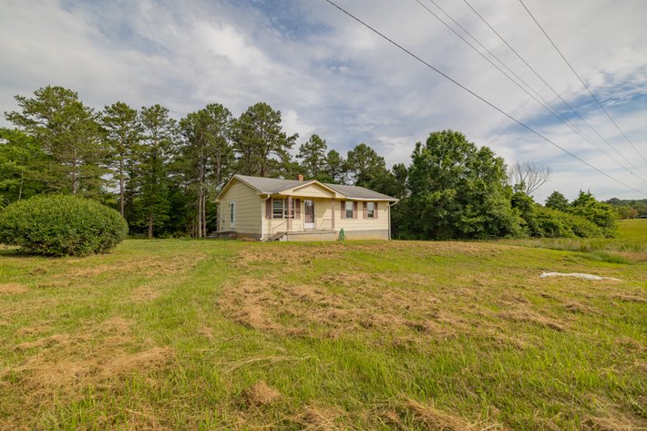 3 BR/1.5 BA Home w/Basement on 1 +/- Acre in Lunenburg County, VA--SELLING to the HIGHEST BIDDER via ONLINE ONLY BIDDING!!
