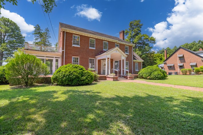 Stately 6 BR/2 BA Solid Brick Home w/Large 4 Bay Garage on 1.69 +/- Acres in Mecklenburg County, VA--SELLING to the HIGHEST BIDDER via ONLINE ONLY BIDDING!!