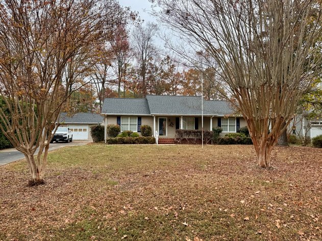 Image for 3 BR/2 BA Lake Front Home w/Detached Garage/Shop on .5 +/- Acre Lot in the Old Creek Neighborhood of Tappahannock, VA--ONLINE ONLY BIDDING!!