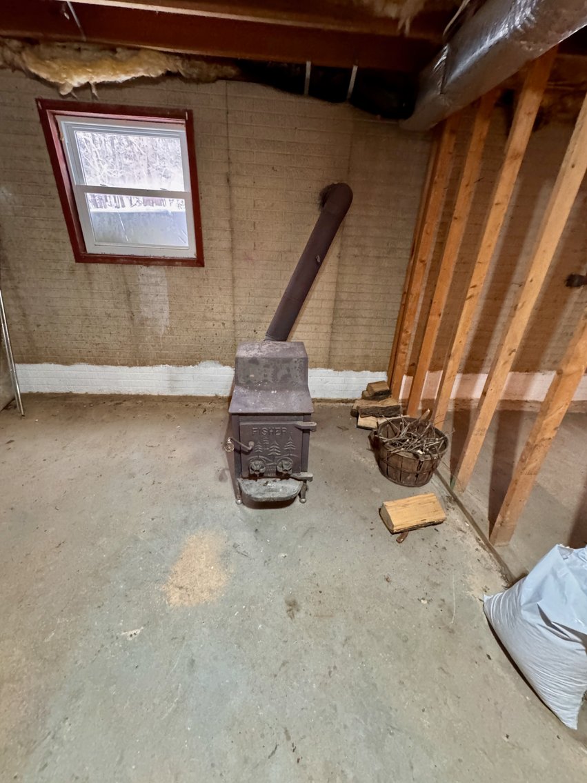 Image for 3 BR/2 BA Home w/Walk-Out Basement & Large Detached 2 Bay Garage/Shop on 5 +/- Acres in Bowling Green, VA--ONLINE ONLY BIDDING!!