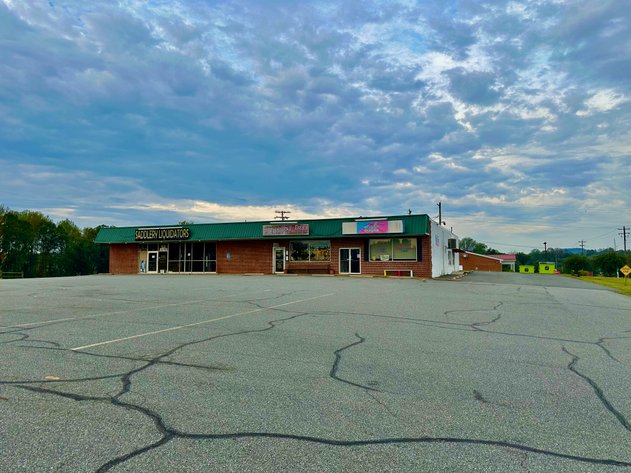 Image for Income Producing Commercial Building on 2.9 +/- Acres Fronting Rt. 29 in Madison County, VA--ONLINE ONLY BIDDING!!