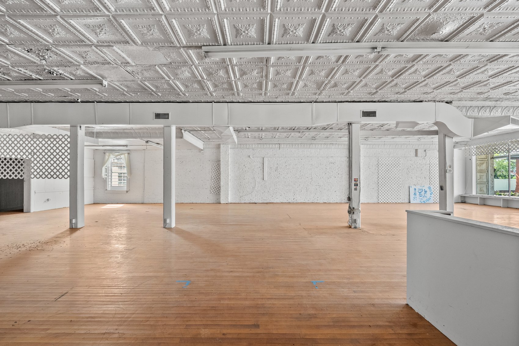 Image for HIGH BID HAS BEEN SUBMITTED FOR BANK APPROVAL: Large Commercial 2 Story Building in Downtown Historic Appomattox, VA--ONLINE ONLY BIDDING