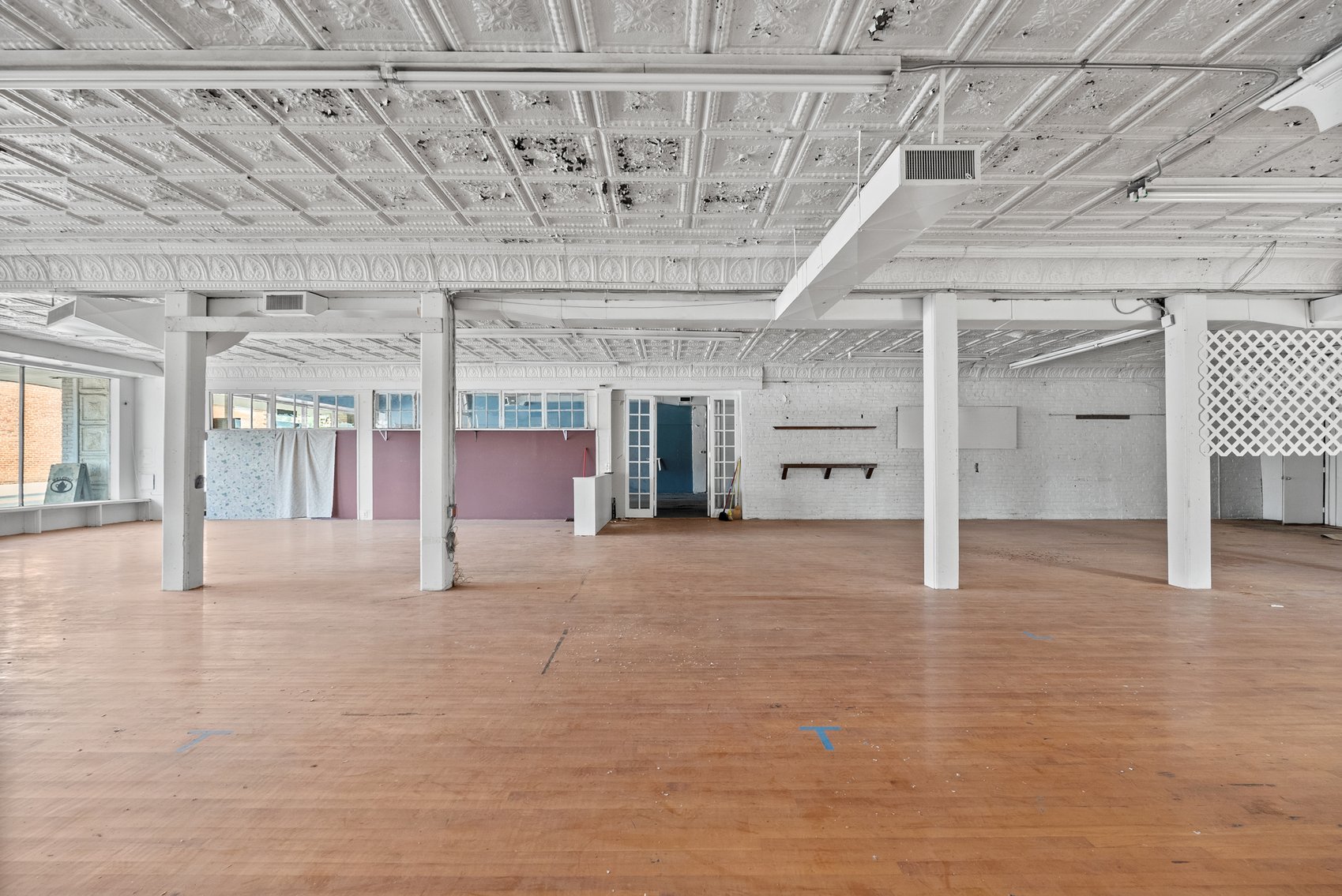 Image for HIGH BID HAS BEEN SUBMITTED FOR BANK APPROVAL: Large Commercial 2 Story Building in Downtown Historic Appomattox, VA--ONLINE ONLY BIDDING