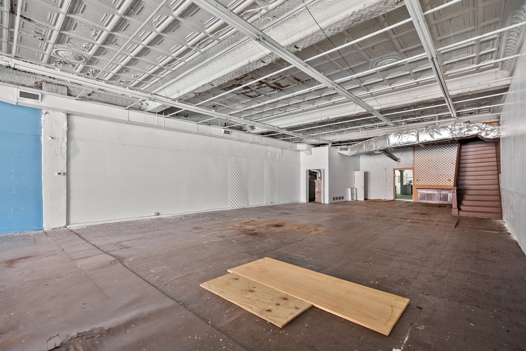 Image for HIGH BID HAS BEEN SUBMITTED FOR BANK APPROVAL: Large Commercial 2 Story Building in Downtown Historic Appomattox, VA--ONLINE ONLY BIDDING