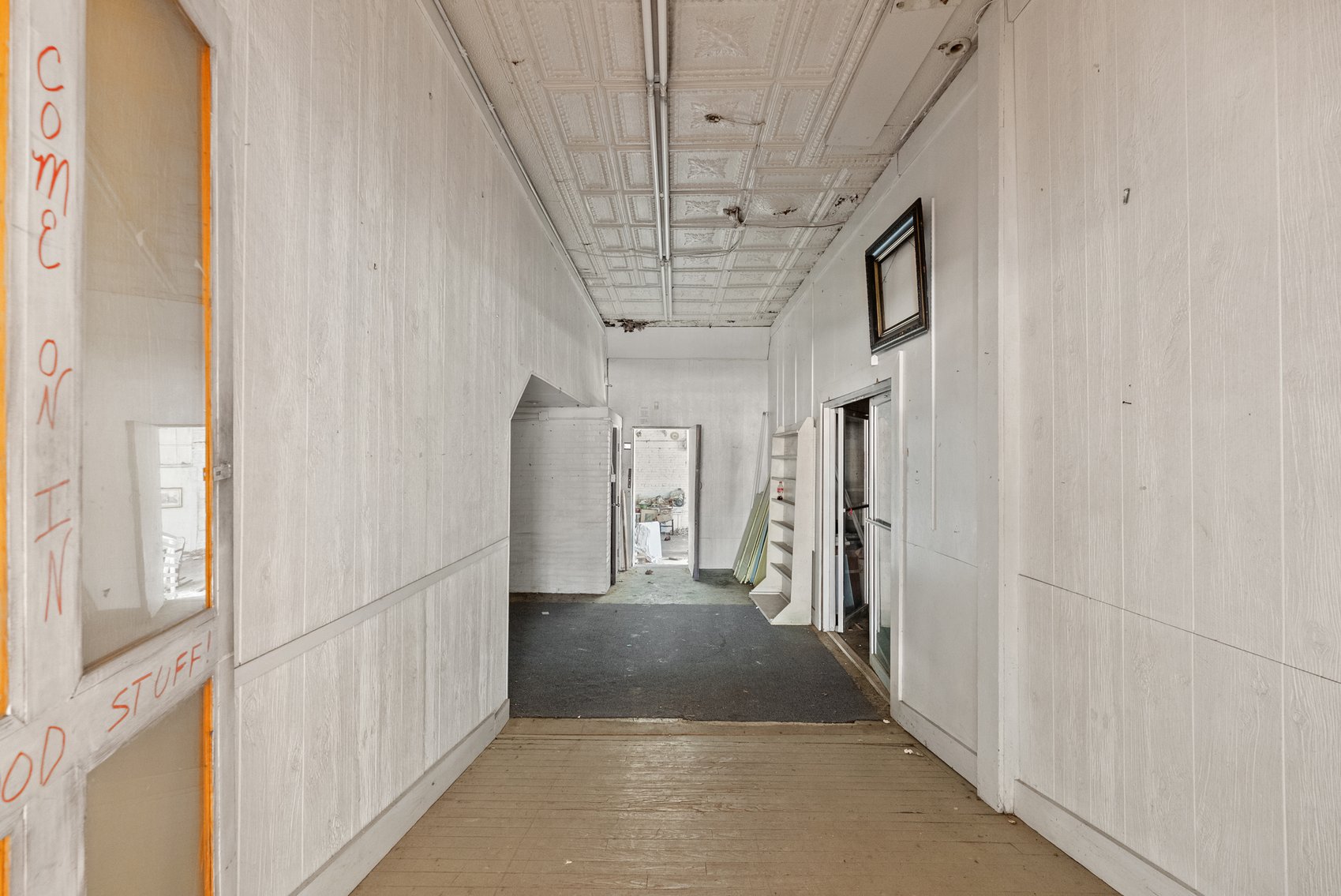 Image for HIGH BID HAS BEEN SUBMITTED FOR BANK APPROVAL: Large Commercial 2 Story Building in Downtown Historic Appomattox, VA--ONLINE ONLY BIDDING