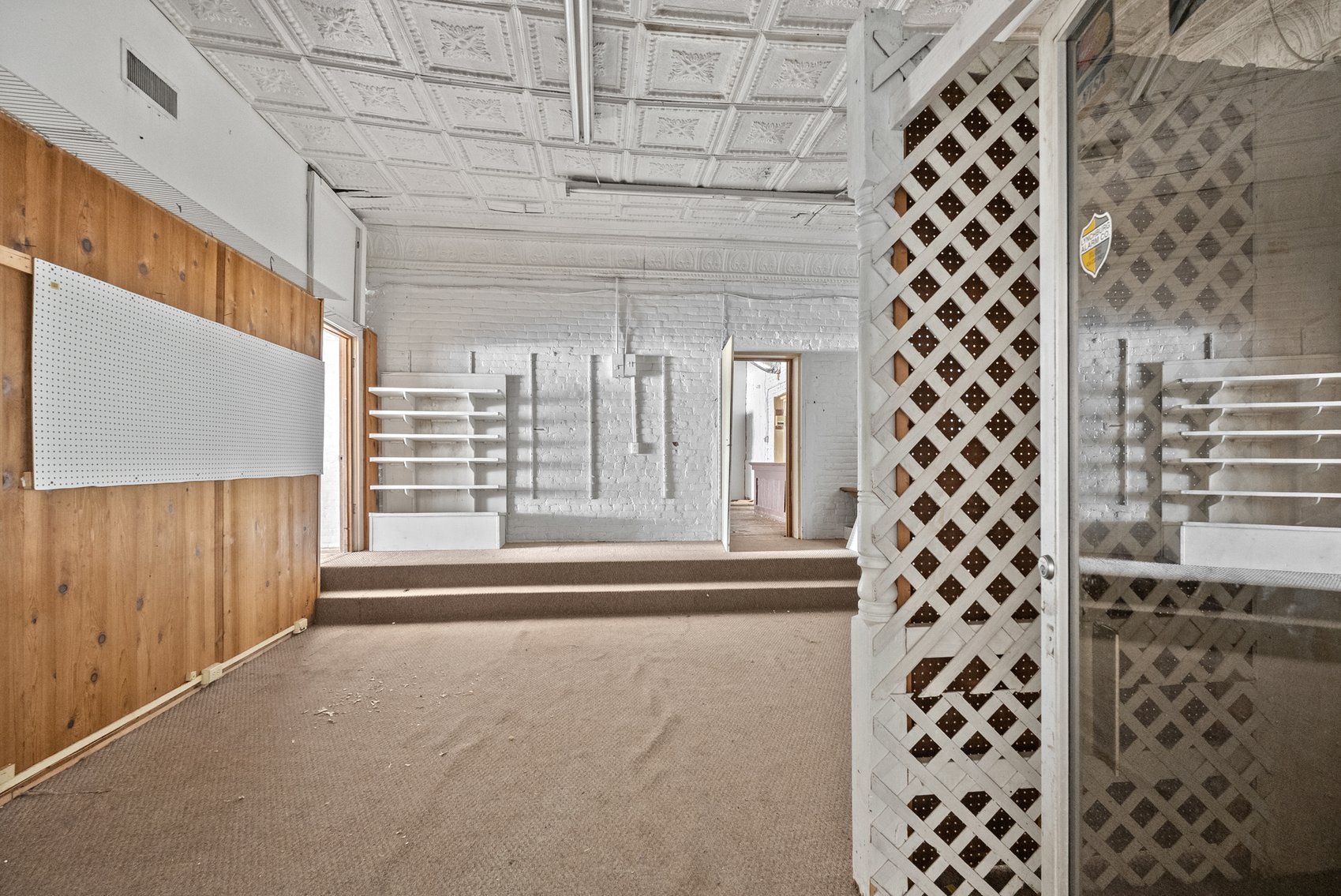 Image for HIGH BID HAS BEEN SUBMITTED FOR BANK APPROVAL: Large Commercial 2 Story Building in Downtown Historic Appomattox, VA--ONLINE ONLY BIDDING