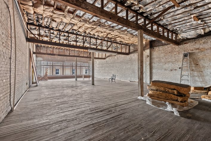 Image for HIGH BID HAS BEEN SUBMITTED FOR BANK APPROVAL: Large Commercial 2 Story Building in Downtown Historic Appomattox, VA--ONLINE ONLY BIDDING