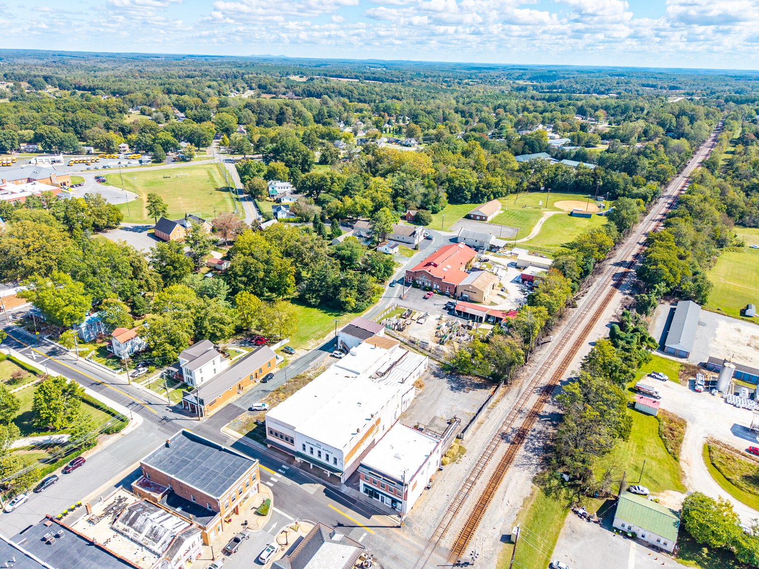 Image for HIGH BID HAS BEEN SUBMITTED FOR BANK APPROVAL: Large Commercial 2 Story Building in Downtown Historic Appomattox, VA--ONLINE ONLY BIDDING
