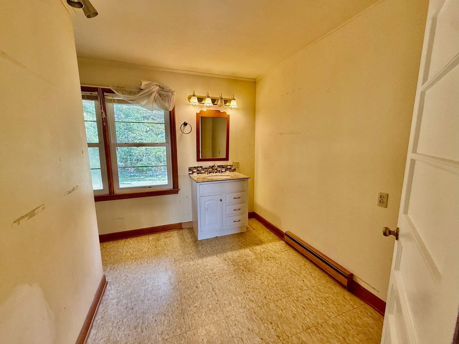 Image for 4 BR/2 BA Brick Ranch/Rambler Style Home w/Basement on 1.49 +/- Acres--Madison County, VA