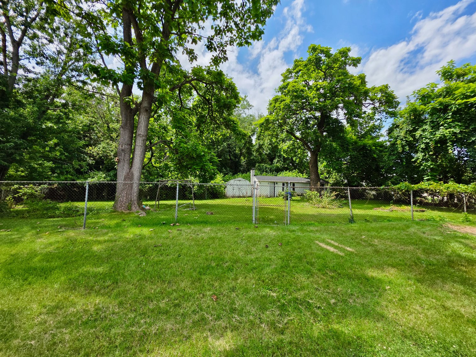 Image for 2 BR/2 BA Brick Home w/Full Basement on 1 +/- Acre Lot in the Cloverdale Area of Roanoke, VA--ONLINE ONLY BIDDING!!