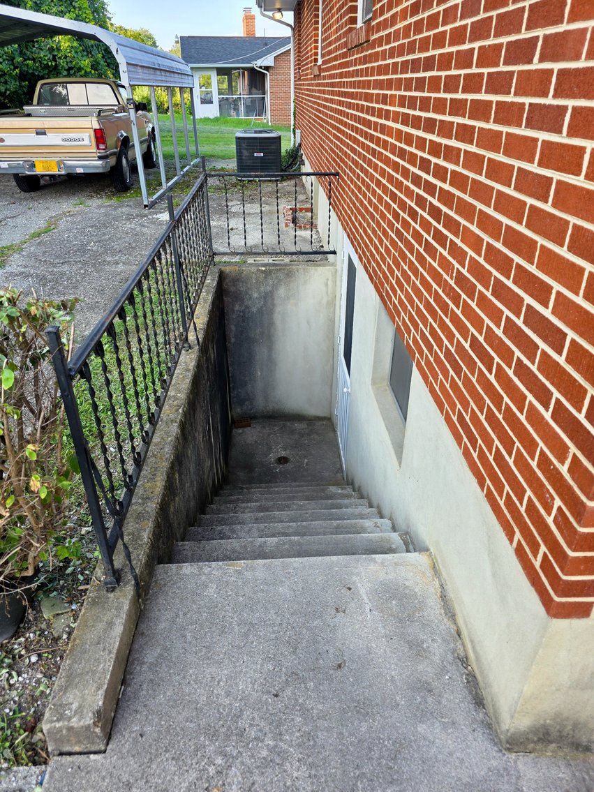 Image for 2 BR/2 BA Brick Home w/Full Basement on 1 +/- Acre Lot in the Cloverdale Area of Roanoke, VA--ONLINE ONLY BIDDING!!