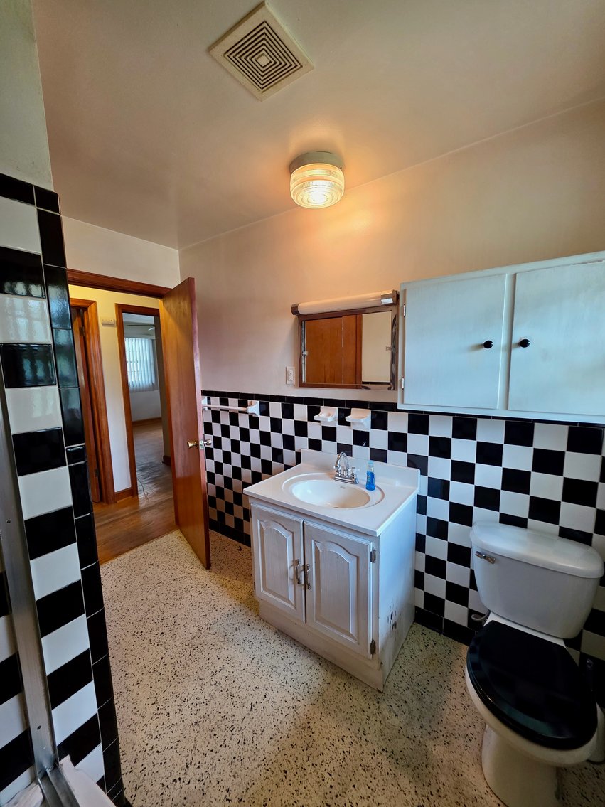 Image for 2 BR/2 BA Brick Home w/Full Basement on 1 +/- Acre Lot in the Cloverdale Area of Roanoke, VA--ONLINE ONLY BIDDING!!