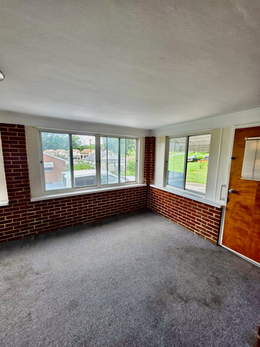 Image for 2 BR/2 BA Brick Home w/Full Basement on 1 +/- Acre Lot in the Cloverdale Area of Roanoke, VA--ONLINE ONLY BIDDING!!