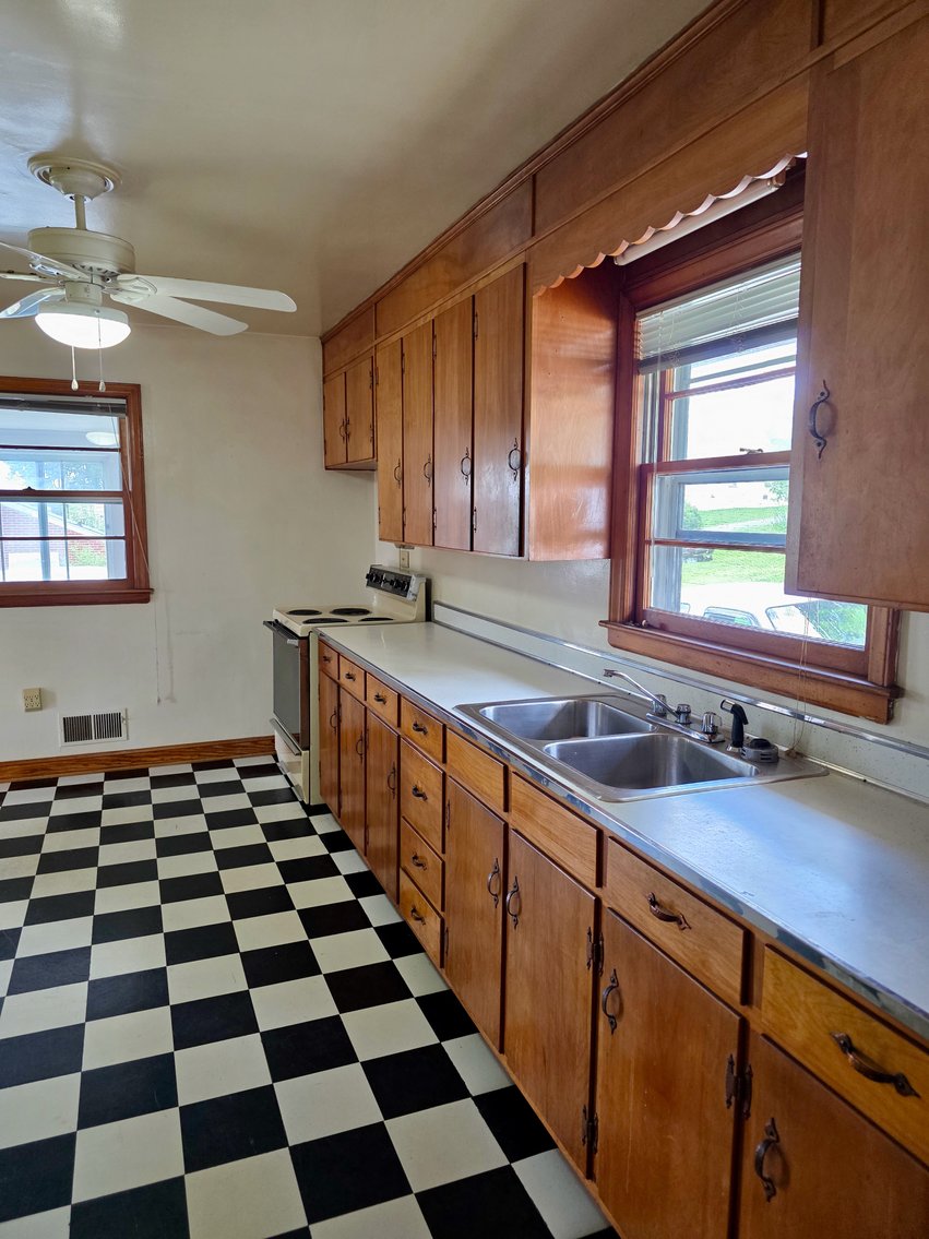 Image for 2 BR/2 BA Brick Home w/Full Basement on 1 +/- Acre Lot in the Cloverdale Area of Roanoke, VA--ONLINE ONLY BIDDING!!