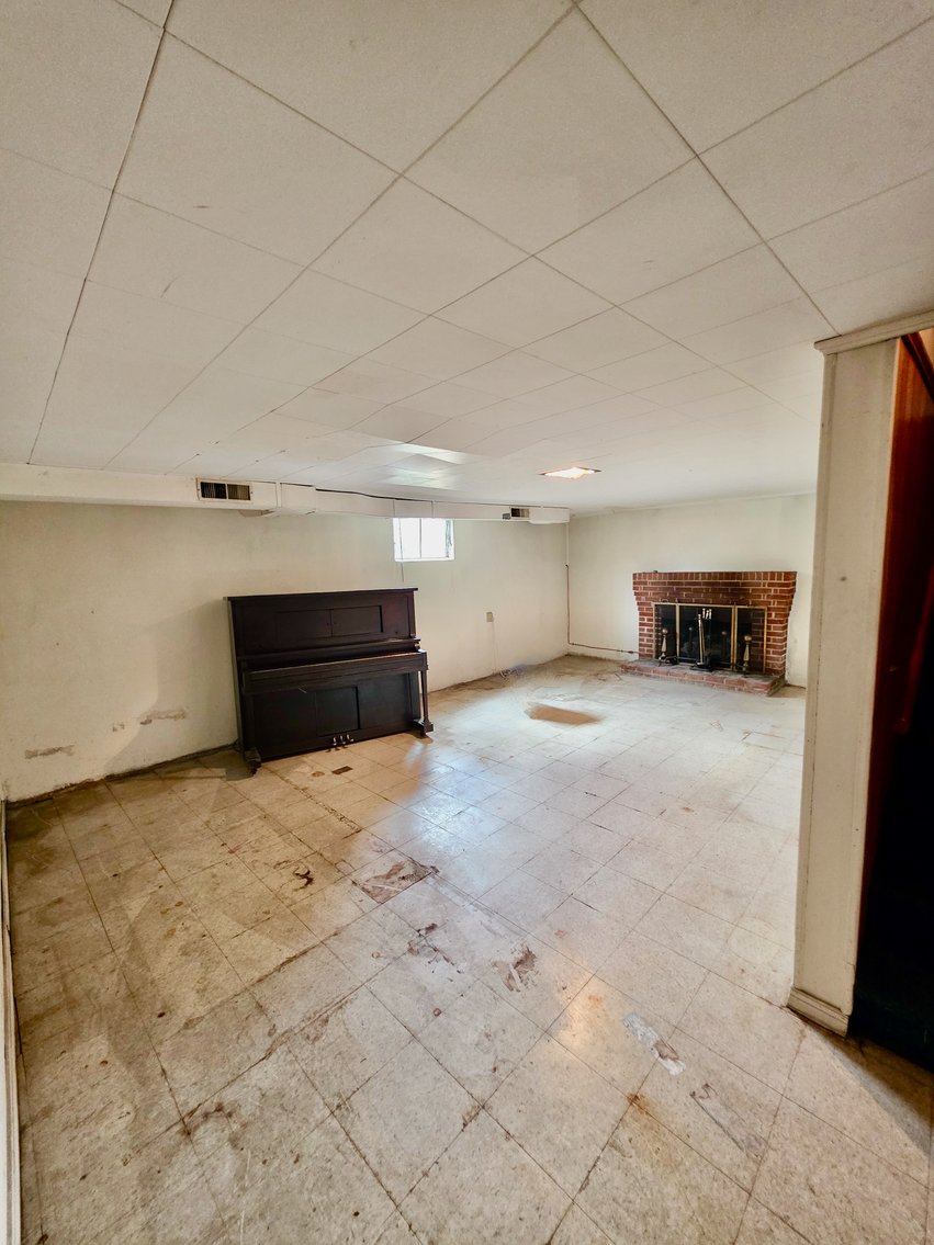 Image for 2 BR/2 BA Brick Home w/Full Basement on 1 +/- Acre Lot in the Cloverdale Area of Roanoke, VA--ONLINE ONLY BIDDING!!