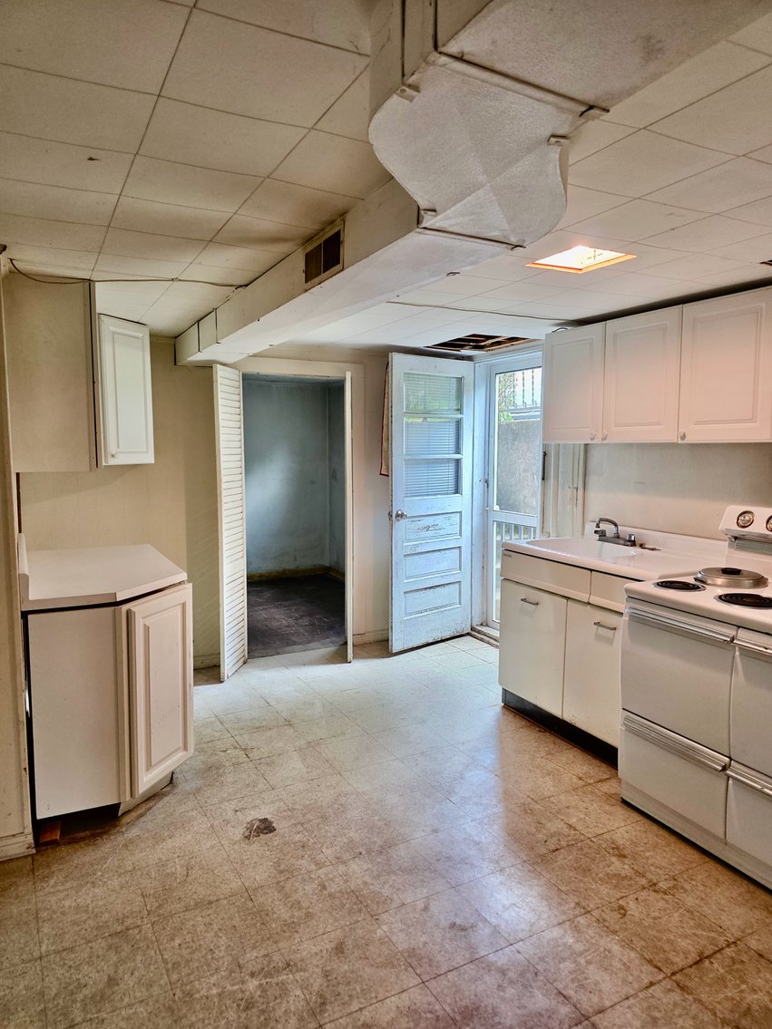 Image for 2 BR/2 BA Brick Home w/Full Basement on 1 +/- Acre Lot in the Cloverdale Area of Roanoke, VA--ONLINE ONLY BIDDING!!