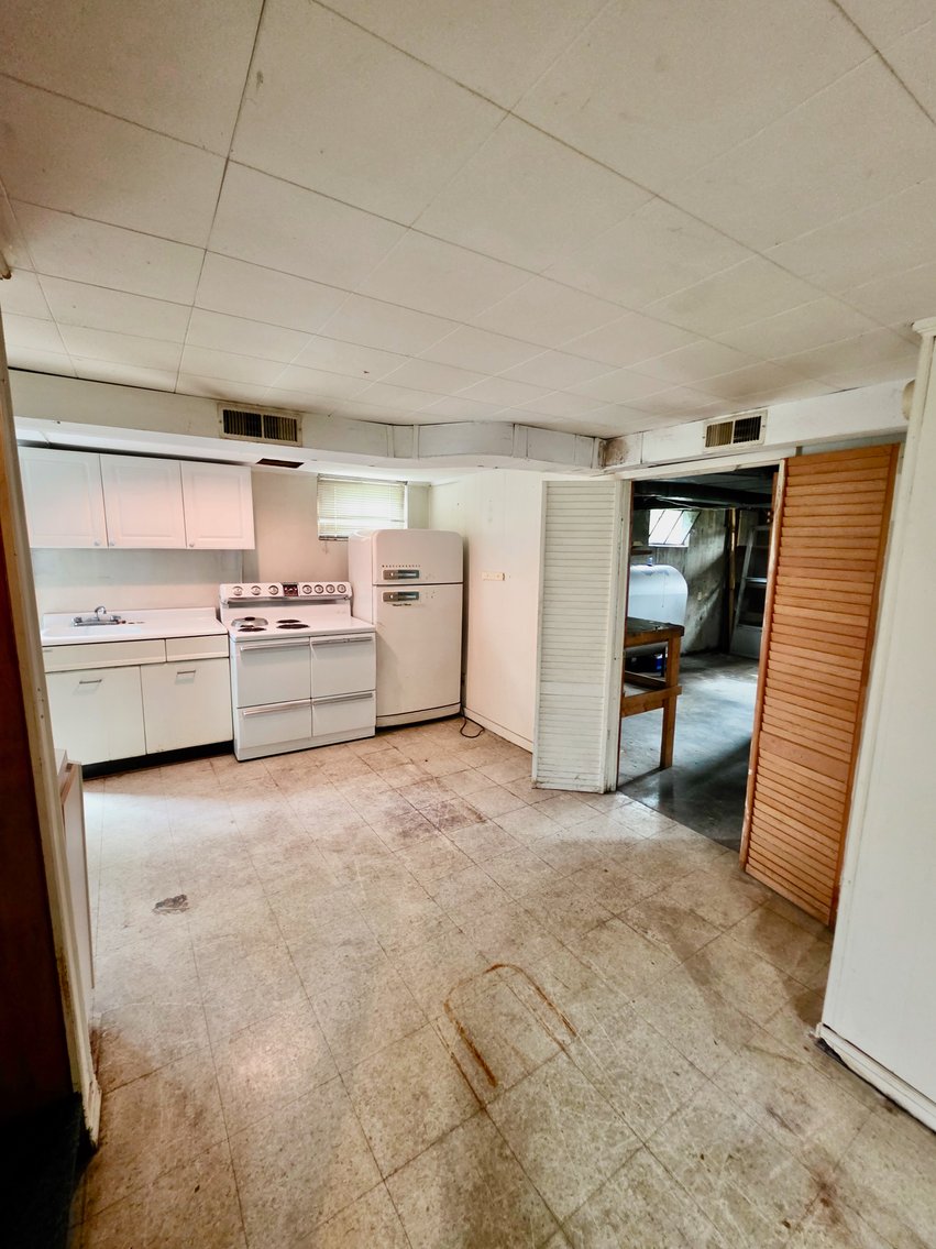 Image for 2 BR/2 BA Brick Home w/Full Basement on 1 +/- Acre Lot in the Cloverdale Area of Roanoke, VA--ONLINE ONLY BIDDING!!