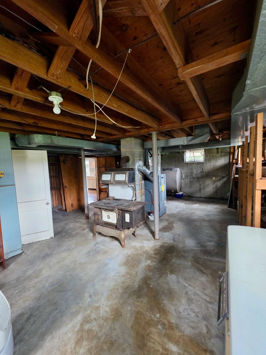 Image for 2 BR/2 BA Brick Home w/Full Basement on 1 +/- Acre Lot in the Cloverdale Area of Roanoke, VA--ONLINE ONLY BIDDING!!