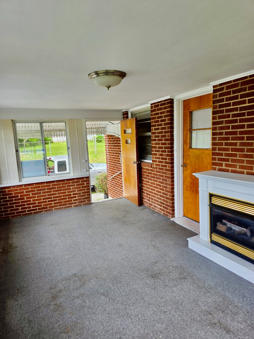 Image for 2 BR/2 BA Brick Home w/Full Basement on 1 +/- Acre Lot in the Cloverdale Area of Roanoke, VA--ONLINE ONLY BIDDING!!