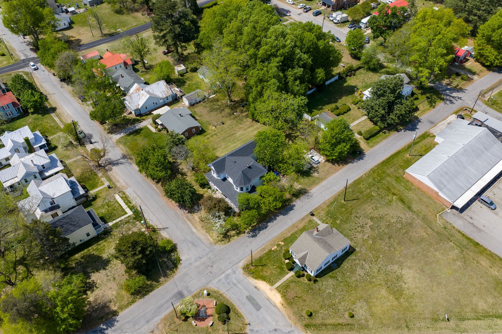 Image for 6 BR/2.5 BA Victorian Style Home on .44 +/- Acre Lot in the Town of Victoria, VA--SELLING to the HIGHEST BIDDER via ONLINE ONLY BIDDING!!