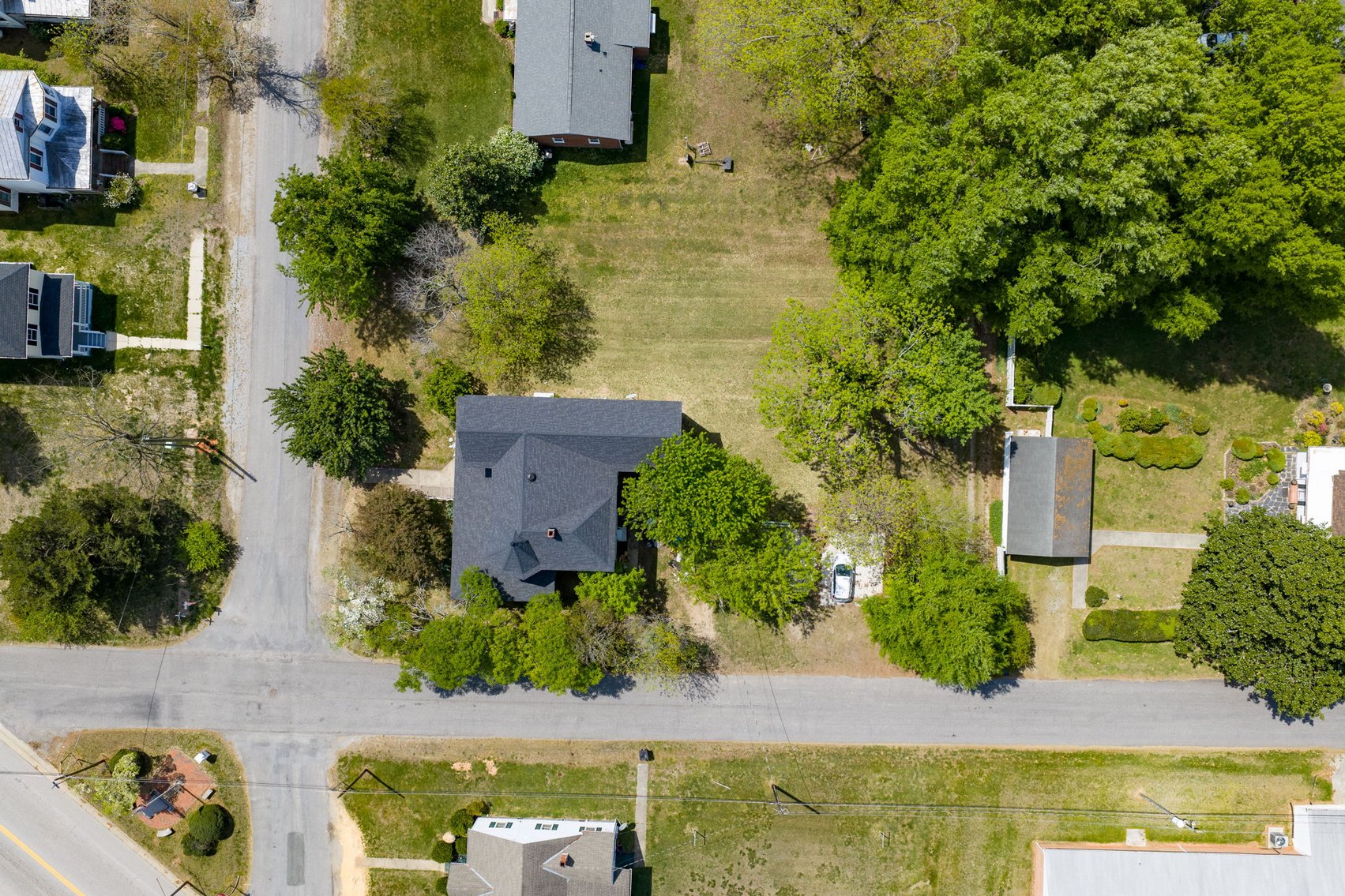 Image for 6 BR/2.5 BA Victorian Style Home on .44 +/- Acre Lot in the Town of Victoria, VA--SELLING to the HIGHEST BIDDER via ONLINE ONLY BIDDING!!