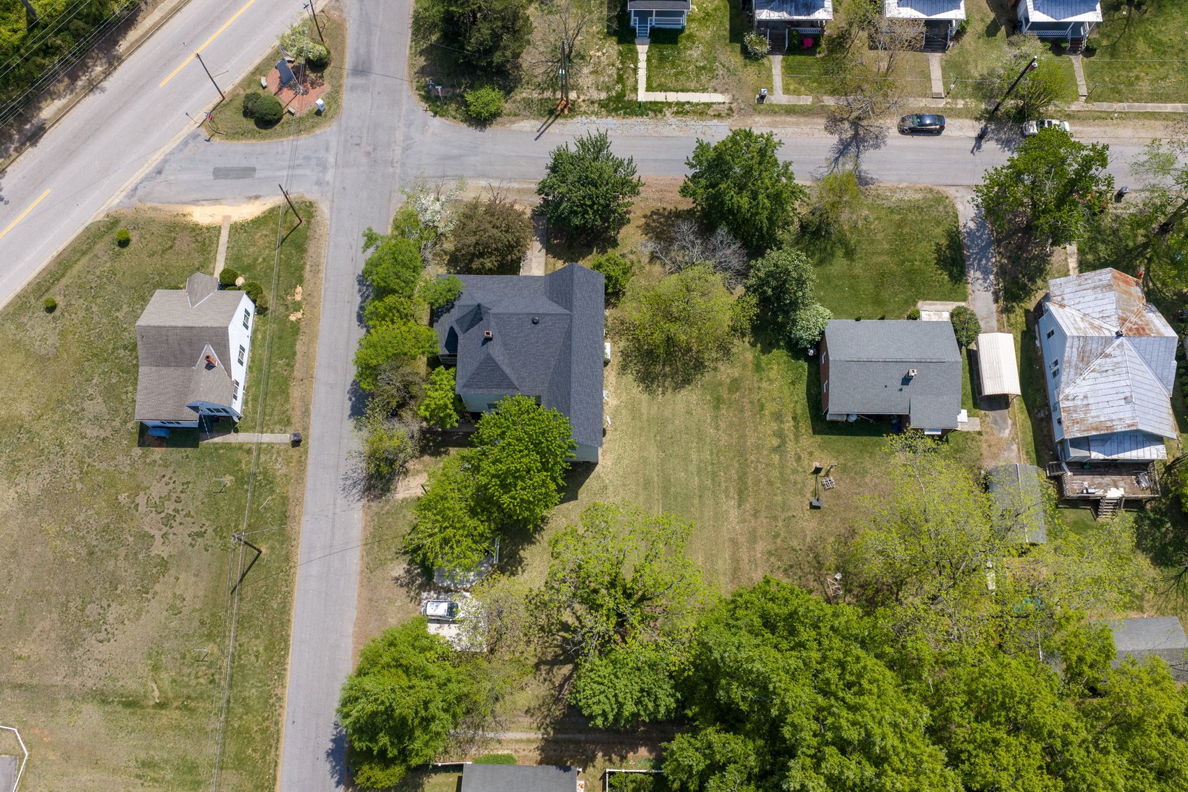 Image for 6 BR/2.5 BA Victorian Style Home on .44 +/- Acre Lot in the Town of Victoria, VA--SELLING to the HIGHEST BIDDER via ONLINE ONLY BIDDING!!