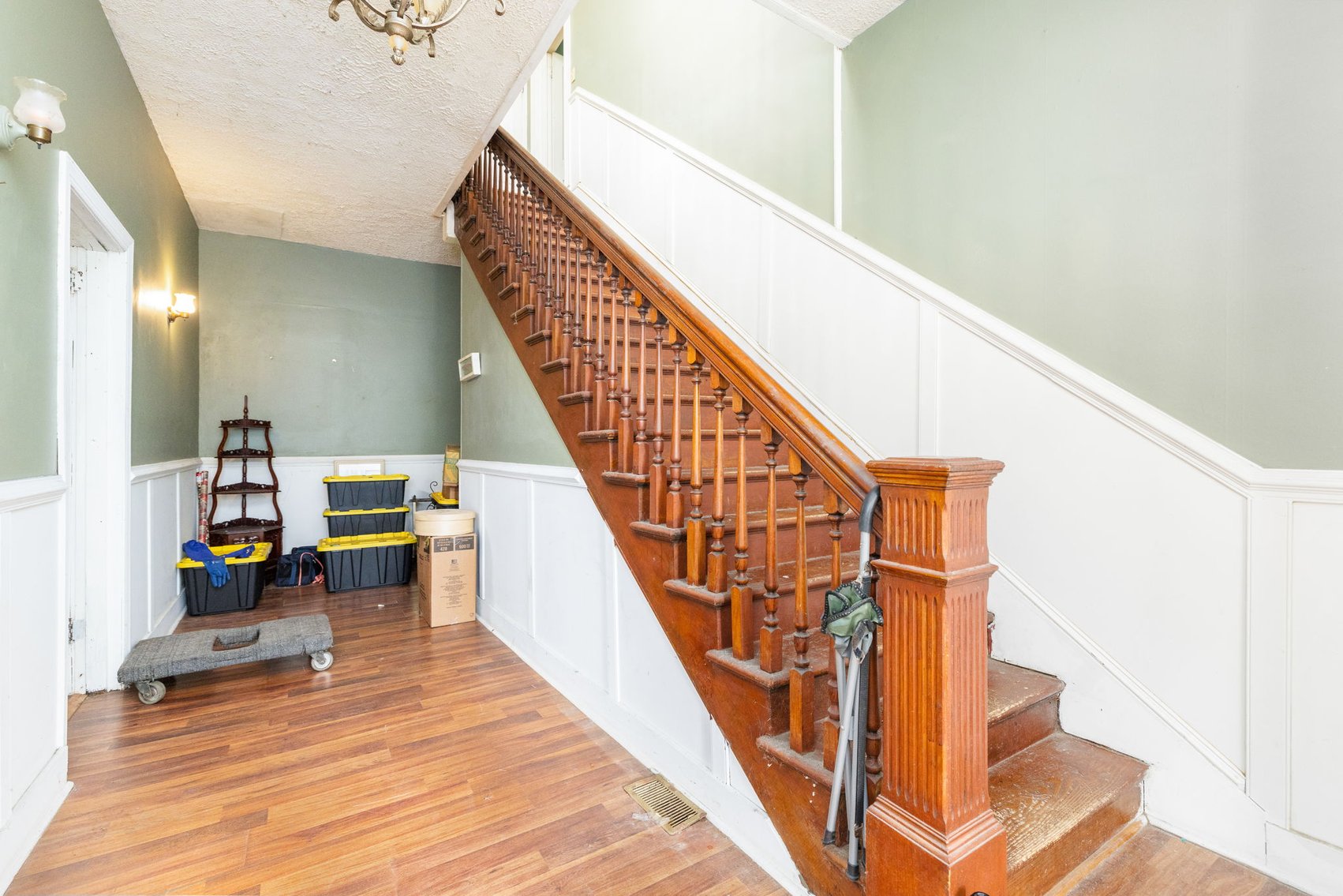 Image for 6 BR/2.5 BA Victorian Style Home on .44 +/- Acre Lot in the Town of Victoria, VA--SELLING to the HIGHEST BIDDER via ONLINE ONLY BIDDING!!