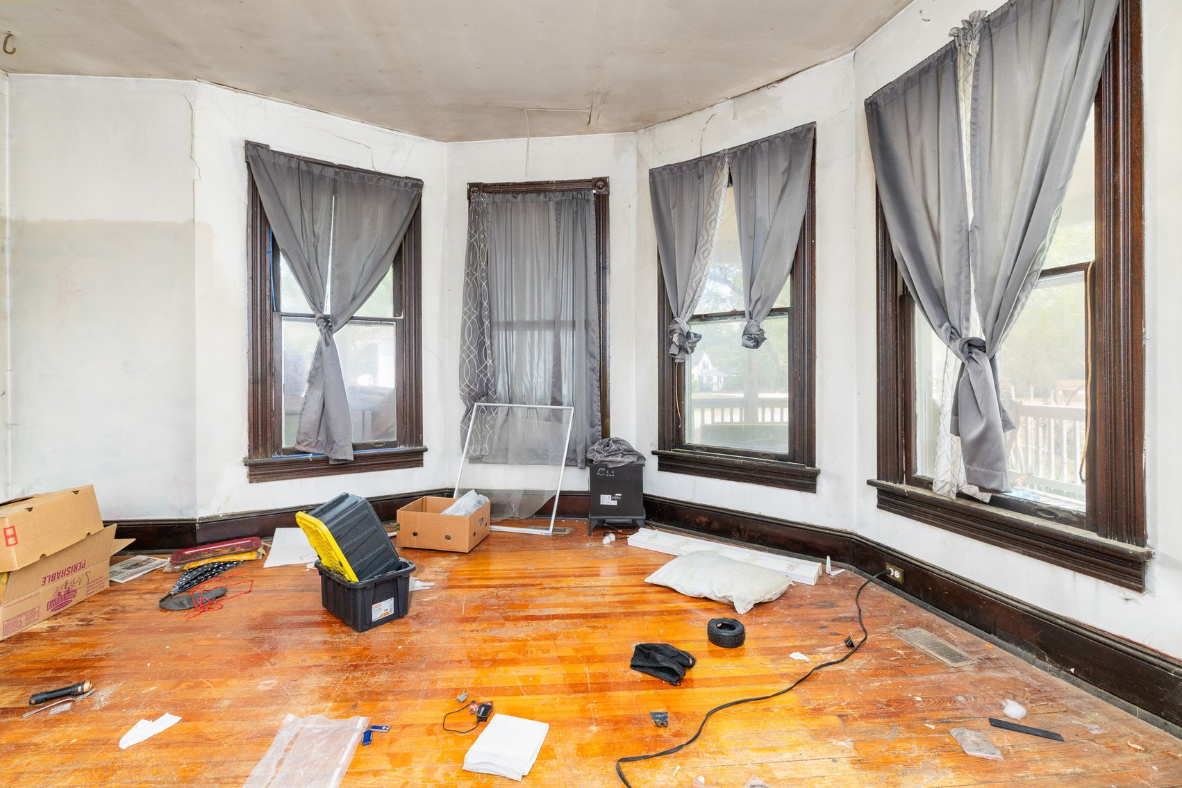 Image for 6 BR/2.5 BA Victorian Style Home on .44 +/- Acre Lot in the Town of Victoria, VA--SELLING to the HIGHEST BIDDER via ONLINE ONLY BIDDING!!