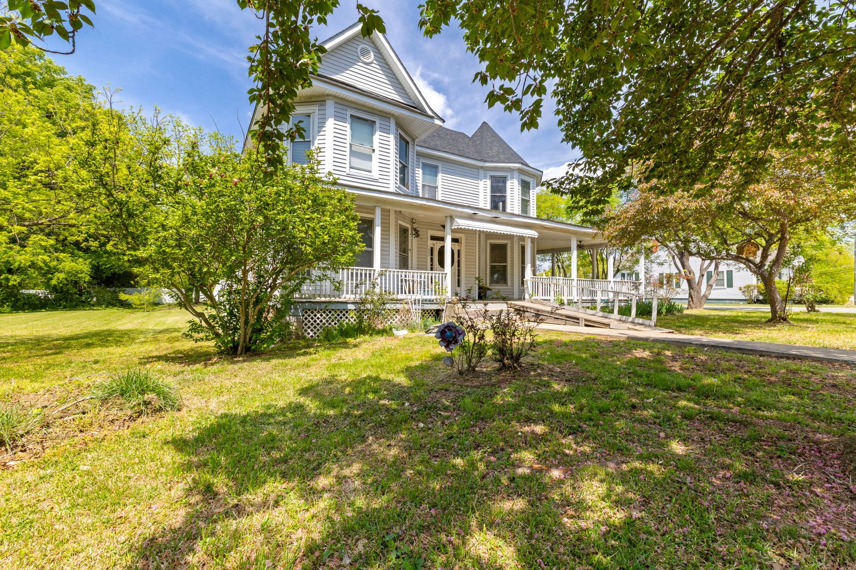 Image for 6 BR/2.5 BA Victorian Style Home on .44 +/- Acre Lot in the Town of Victoria, VA--SELLING to the HIGHEST BIDDER via ONLINE ONLY BIDDING!!