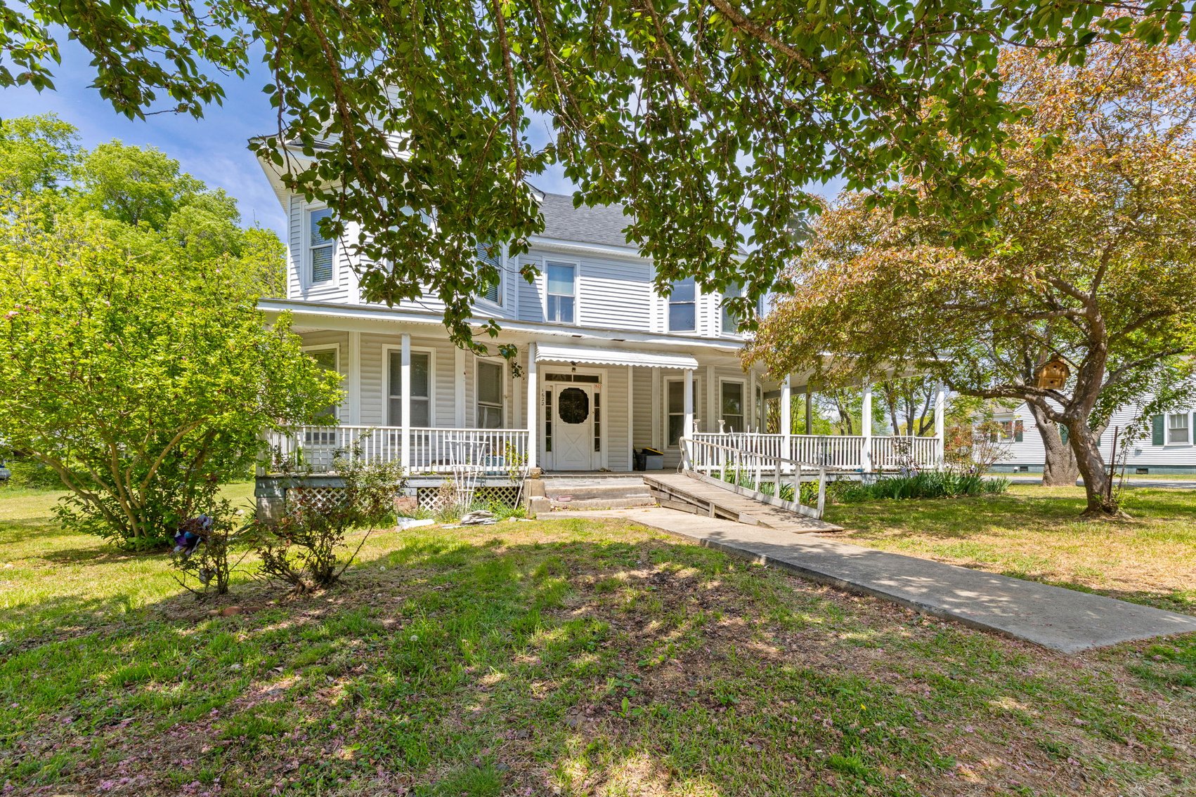Image for 6 BR/2.5 BA Victorian Style Home on .44 +/- Acre Lot in the Town of Victoria, VA--SELLING to the HIGHEST BIDDER via ONLINE ONLY BIDDING!!