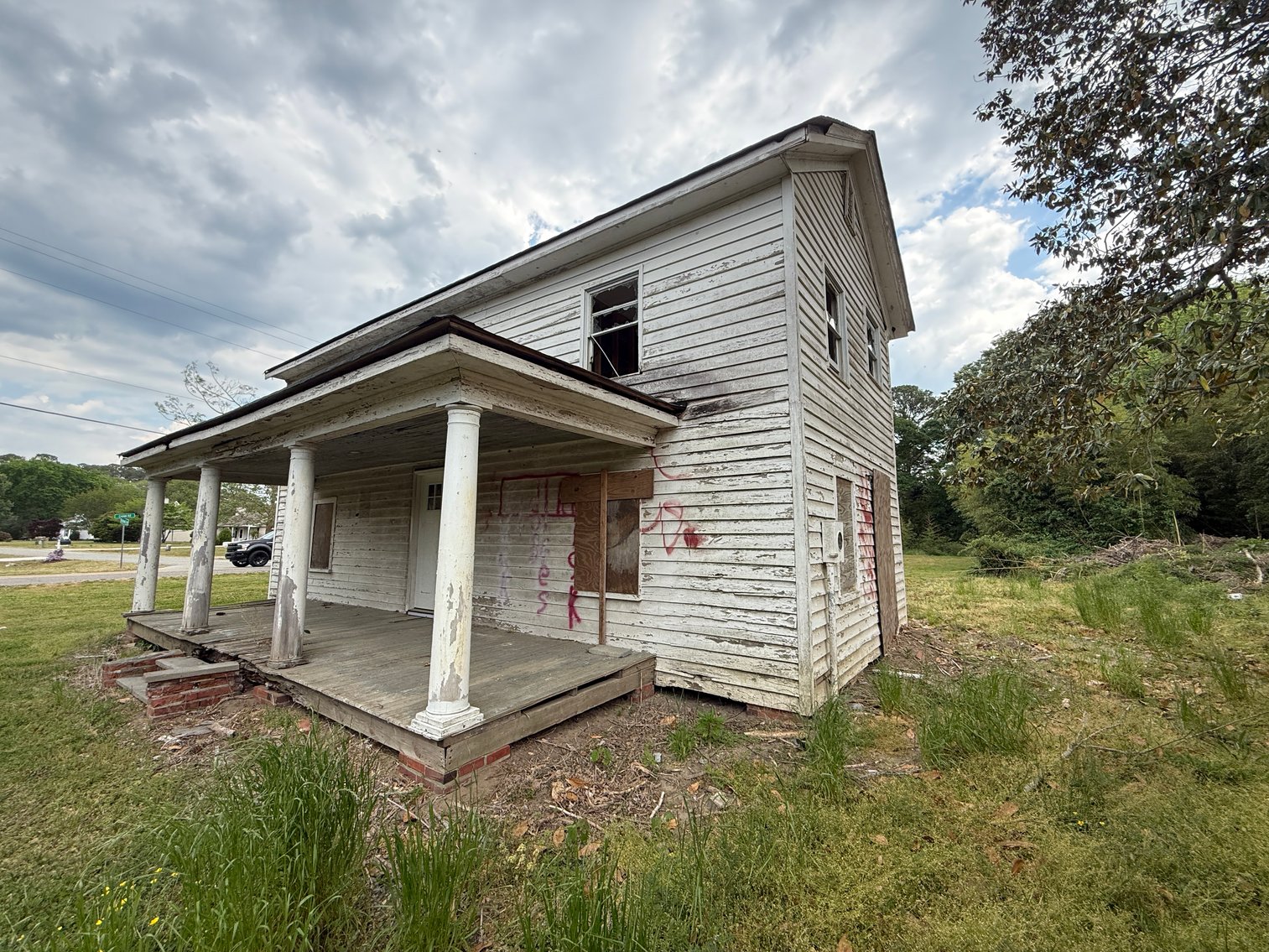 Image for 4 BR Restoration Project Home on 1.29 +/- Acres in Gloucester County, VA--ONLINE ONLY BIDDING!!